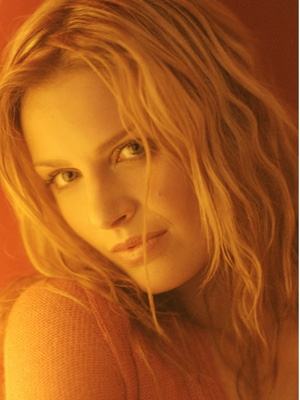 Elodie Frégé 8